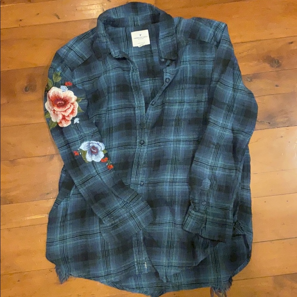 Embroidered sleeve flannel